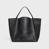 新作/新品 Medium Cube Bag in Supple Calfskin BLACK(入荷リクエスト)