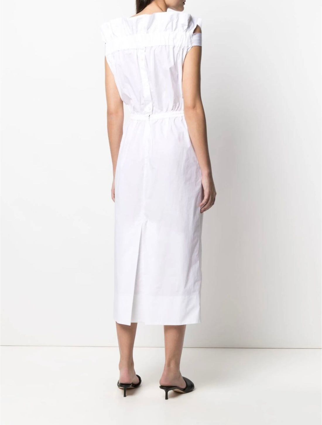 新品 RUFFLE DRESS