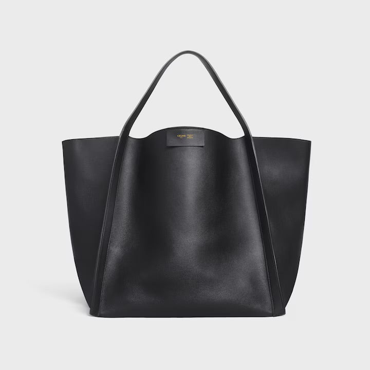 新作/新品 Medium Cube Bag in Supple Calfskin BLACK(入荷リクエスト)