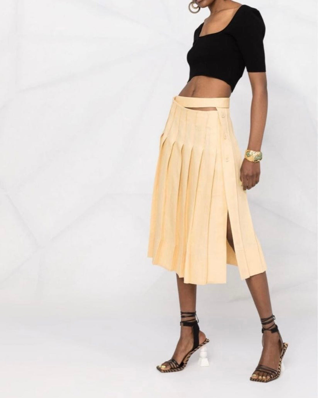 未使用品 cutout pleats skirt yellow(38/M)入荷リクエスト受付中