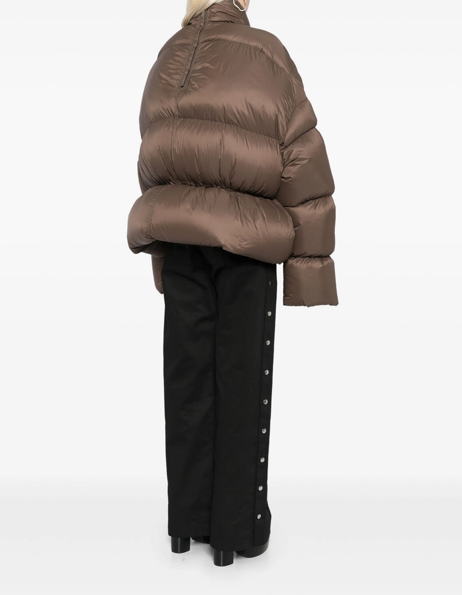 新品 High neck down