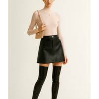 新品-vinyl mini skirt-black