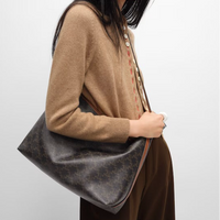 新品予定 SOFT SHOPPER BAG IN TRIOMPHE CANVAS AND CALFSKIN (入荷リクエスト)