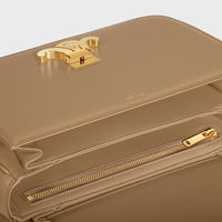 新品 クラシック トリオンフ バッグ / シャイニーカーフスキン ベージュ(入荷リクエスト)