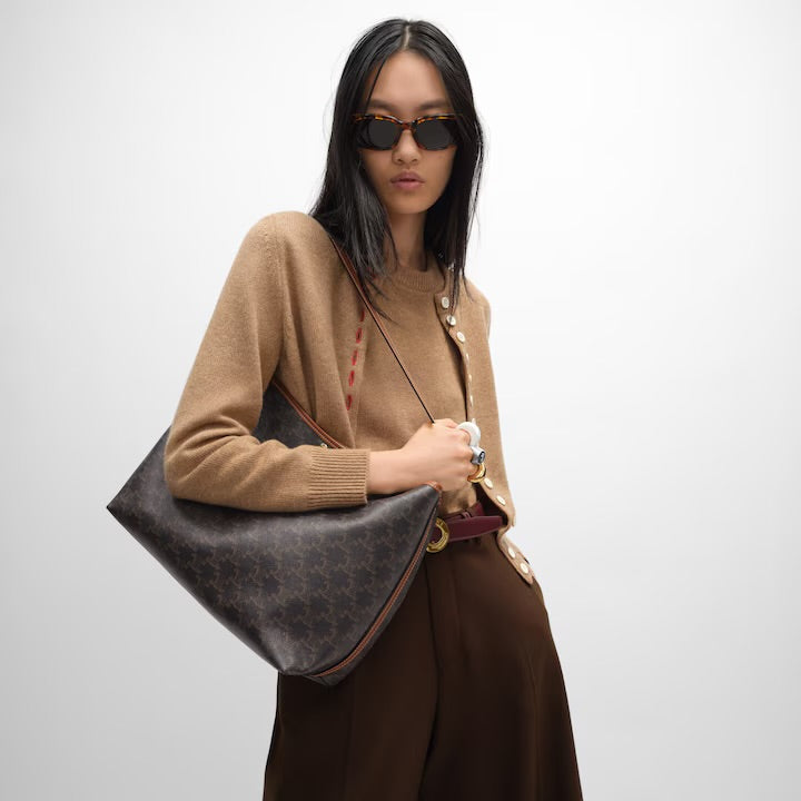 新品 SOFT SHOPPER BAG IN TRIOMPHE CANVAS AND CALFSKIN (入荷リクエスト)